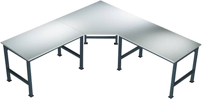 Ein großer, L-förmiger Bürotisch mit Metallbeinen. Der Tisch besteht aus drei rechteckigen Flächen, die eine Ecke bilden.