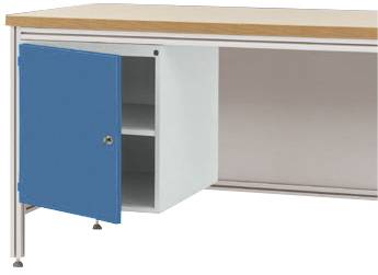 Ein weißer Metallschrank mit einer blauen Tür ist in einen Tisch integriert. Die Tür ist geöffnet und zeigt zwei Innenfächer.