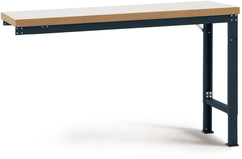 Ein rechteckiger Tisch mit dunklen Metallbeinen und einer hellen Holzplatte. Der Tisch hat ein minimalistisches Design.