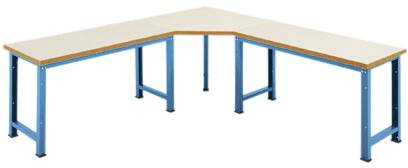 Ein L-förmiger Tisch mit blauen Metallbeinen und einer hellen Tischplatte, geeignet für Büros oder Arbeitsräume.