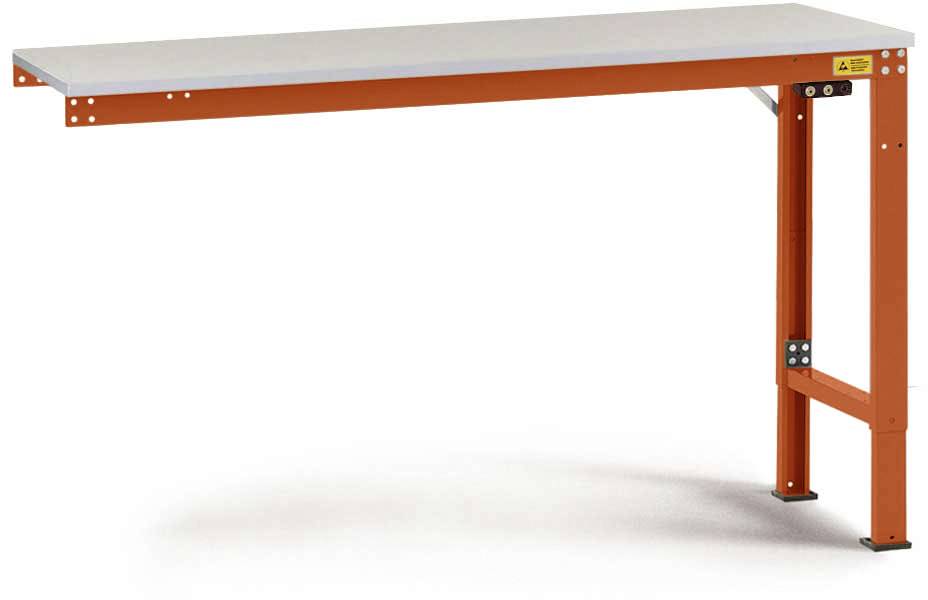 Einzelner Tisch mit einem Metallrahmen in Orange und einer glatten, rechteckigen Tischplatte in Grau.
