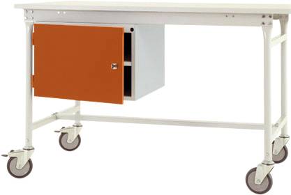 Weißer Tisch mit Rollen und einem offenen, orangefarbenen Schrankfach darunter.