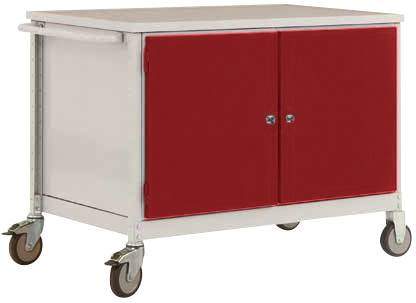 Roter mobiler Schrank auf Rollen mit Doppeltüren und Griff an der Seite. Geeignet für die Lagerung von Gegenständen oder Werkzeugen.