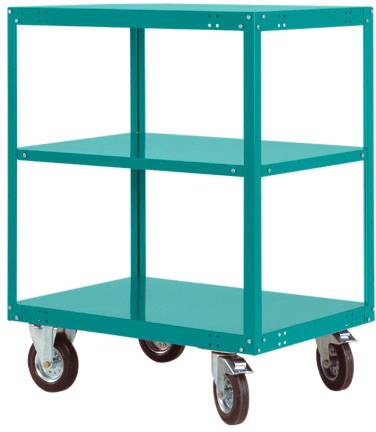 Grüner, dreistöckiger Metallwagen mit vier schwarzen Rädern ohne Inhalt.