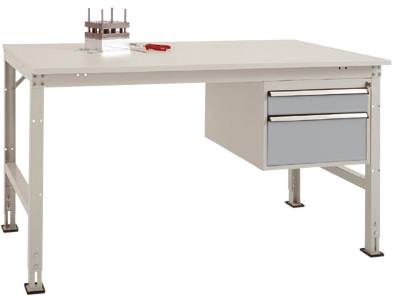 Ein stabiler, weißer Arbeitstisch mit zwei Schubladen auf der rechten Seite. Auf dem Tisch liegt ein roter Schraubenzieher.