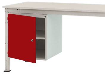 Roter Schrank mit geöffneter Tür unter einem weißen Tisch, zwei sichtbare Innenfächer.