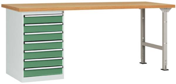 Ein Werkbanktisch mit einer grünen Schubladeneinheit links und einer Holzoberfläche, gestützt von einem Metallbein rechts.