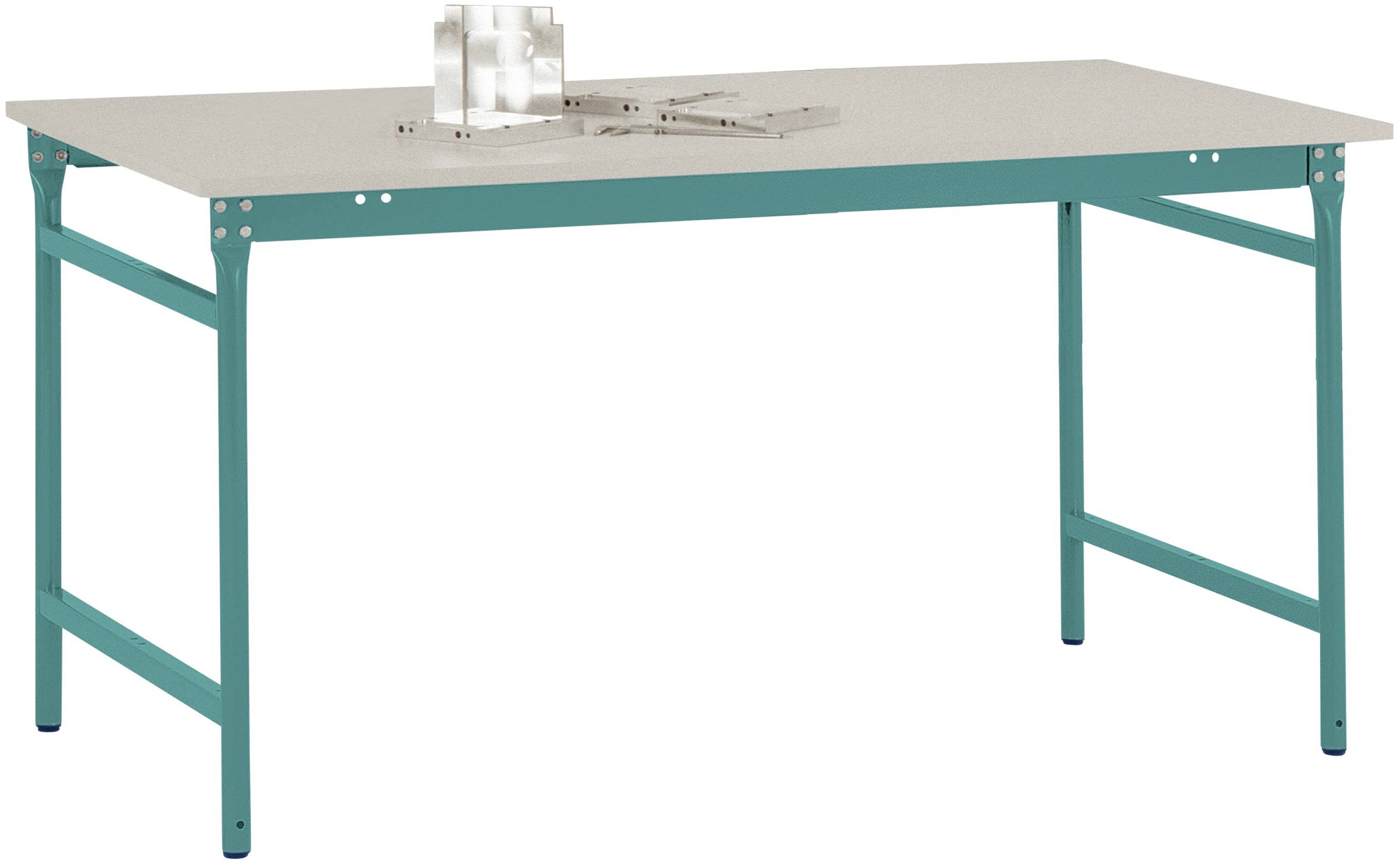 Ein stabiler Tisch mit grünem Metallgestell und weißer Tischplatte. Auf dem Tisch stehen ein kleines Modell und ein Metallwerkzeug.