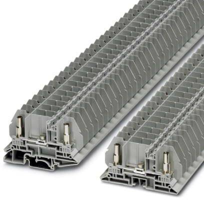 Graues technisches Bauteil in Form eines rechteckigen Blocks mit mehreren Schichten, verwendet zur elektrischen oder mechanischen Verbindung.