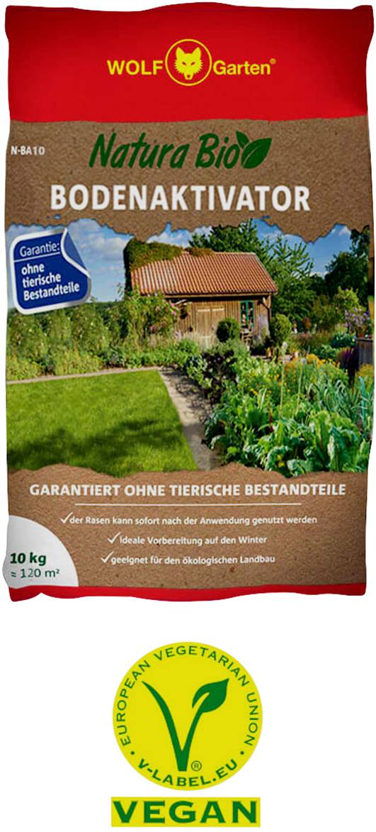 'Bodenaktivator Natura Bio' von WOLF-Garten. Verpackung zeigt Gartenhaus und Blumenbeet. Vegan, 10 kg reichen für 120 m².