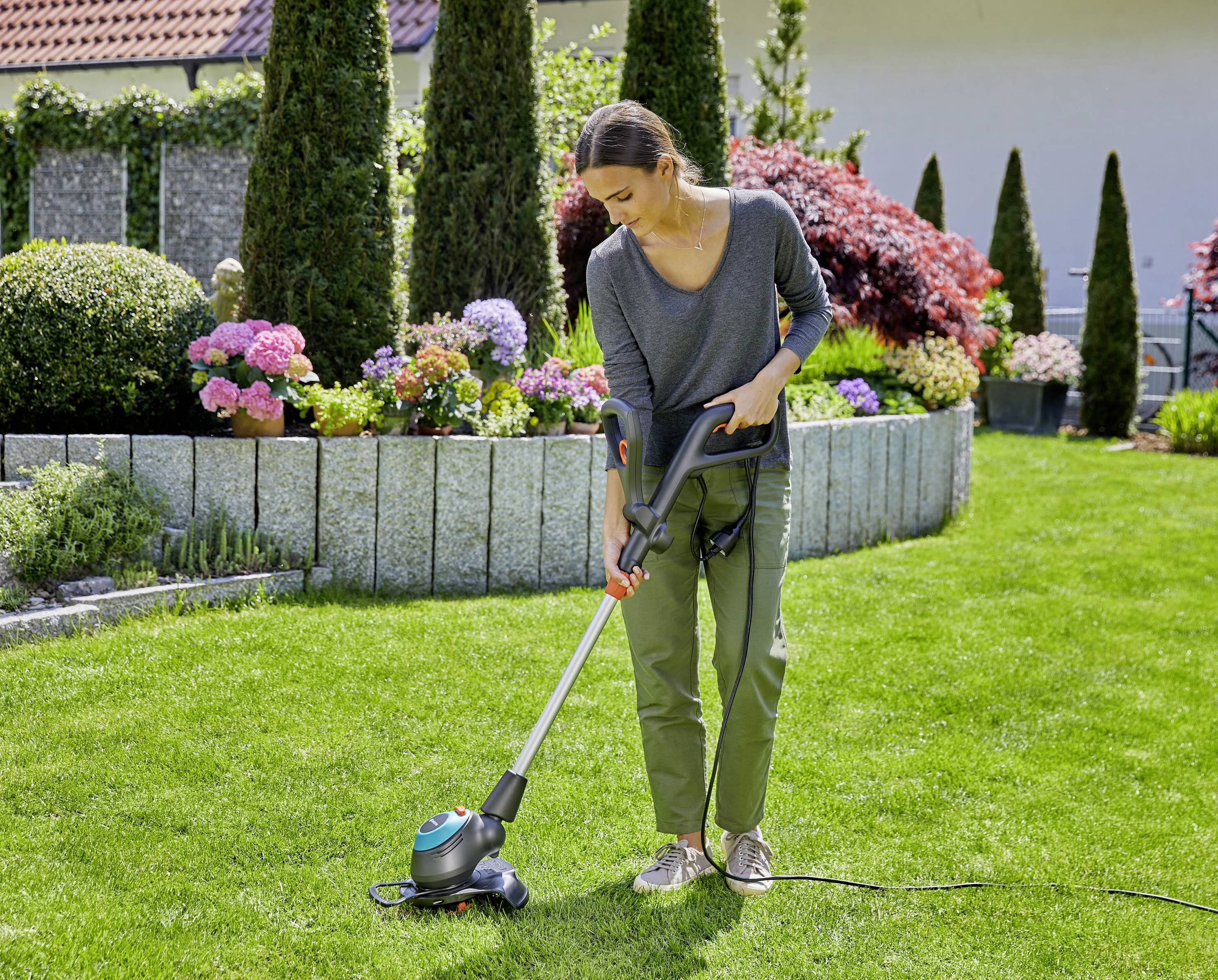 GARDENA EasyCut 450/25 Rasentrimmer Schnittbreite (max.): 25cm