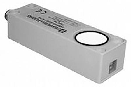 Ein rechteckiger, grauer Sensor mit CE-Zeichen, Schriftzug oben und einem runden, weißen Bereich.
