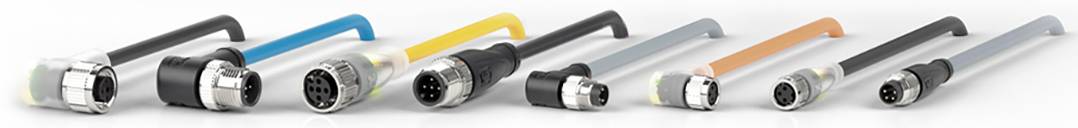 Eine Reihe von verschiedenfarbigen M8- und M12-Steckverbindern in einem leichten Bogen angeordnet, auf einem hellen Hintergrund.