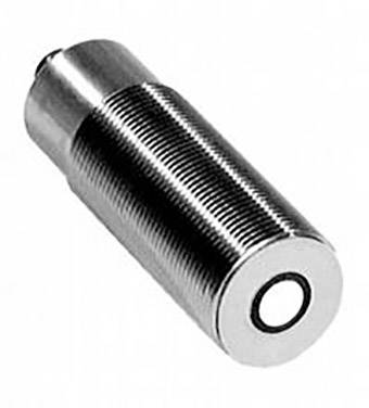 Zylindrischer Metallsensor mit Gewinde und flacher Stirnseite, möglicherweise für industrielle Anwendungen.