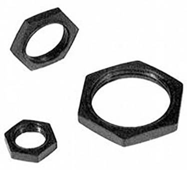 Drei schwarze Sechskantmuttern in unterschiedlichen Größen auf weißem Hintergrund.