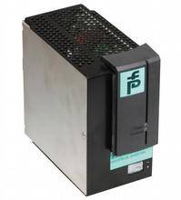 Ein schwarzes elektronisches Gerät mit einem grünen Etikett und der Aufschrift 'FP', möglicherweise ein Schaltnetzteil oder Industriekomponente.