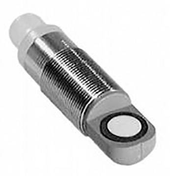 Zylindrischer Ultraschallsensor mit Metallgehäuse und weißer Vorderseite, verwendet zur Abstandsmessung in industriellen Anwendungen.