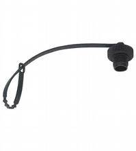 Ein schwarzer Kunststoffverschluss mit einer flexiblen Kabelschlaufe, die an einem Ende mit einer Riffelung versehen ist.