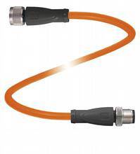 Elektrisches Verbindungskabel, orange, in S-Form gebogen, mit schwarzen Steckern an beiden Enden.