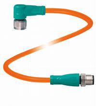 Orange Schlauch mit grünen Anschlüssen. Unten rechts ist eine Metallkupplung, oben befindet sich ein abgewinkelter Anschluss.