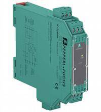 Ein grünes Elektronikgerät der Marke Pepperl+Fuchs, möglicherweise ein Interface-Modul, mit mehreren Anschlüssen.