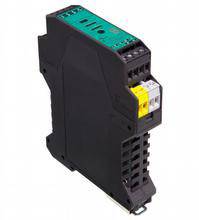 Industrie-Schaltmodul mit schwarzem Gehäuse, obere grüne Anschlüsse und gelben Verbindungsklemmen.