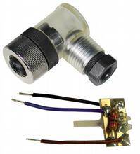 Ein elektrischer Steckverbinder mit transparentem Gehäuse und Kabeln in verschiedenen Farben.