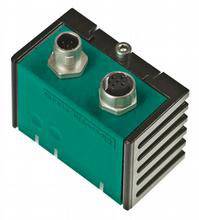 Ein rechteckiges elektronisches Gerät mit zwei runden Anschlüssen auf der Oberseite und einem metallischen Kühlkörper an der Seite.