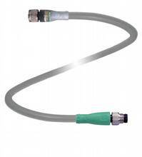 Graues, flexibles Kabel mit metallischen Steckverbindern an beiden Enden. Es hat einen leichten S-förmigen Bogen.