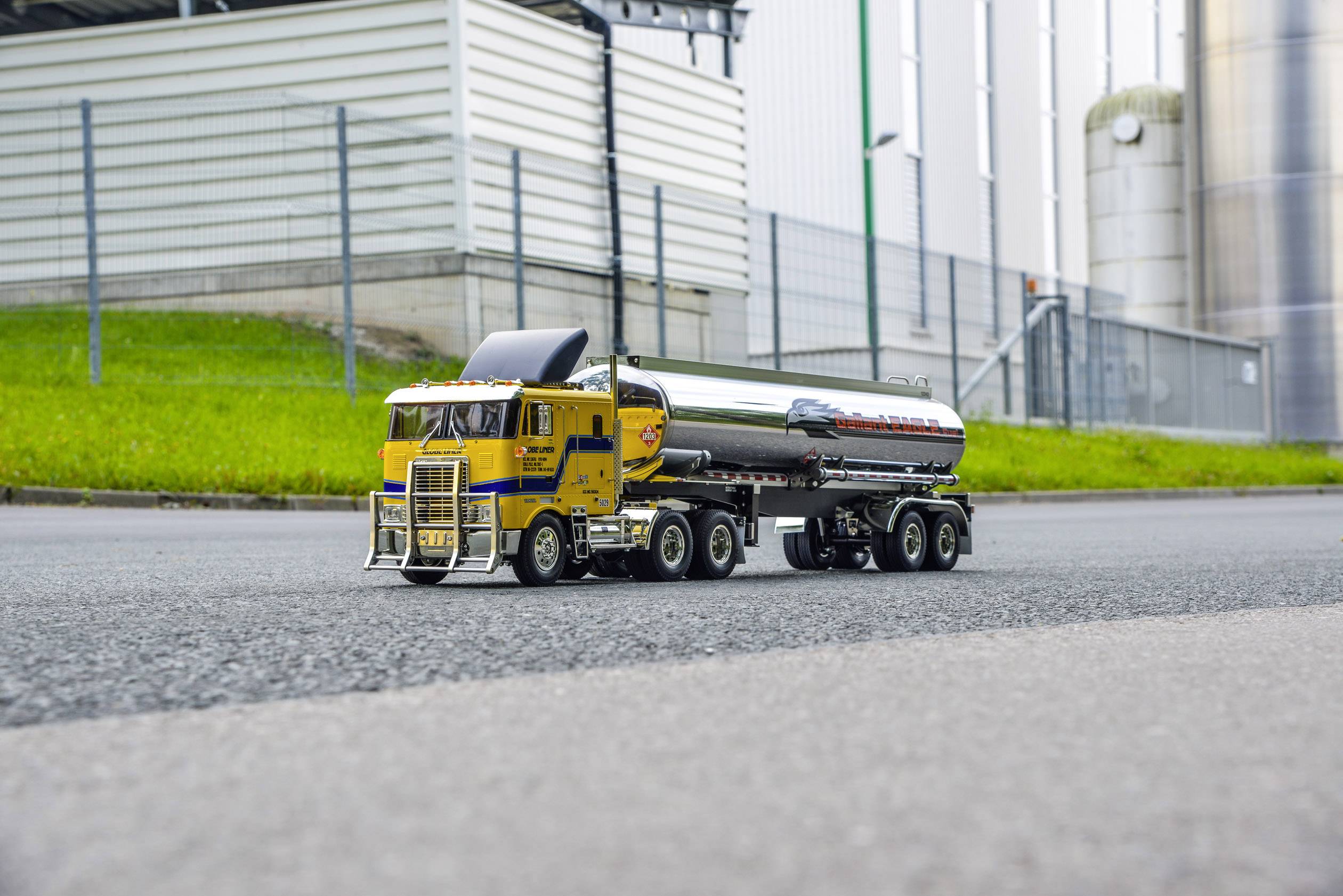 Tamiya 156304 Globe Liner BS 1:14 Elektro RC Modell-LKW Bausatz