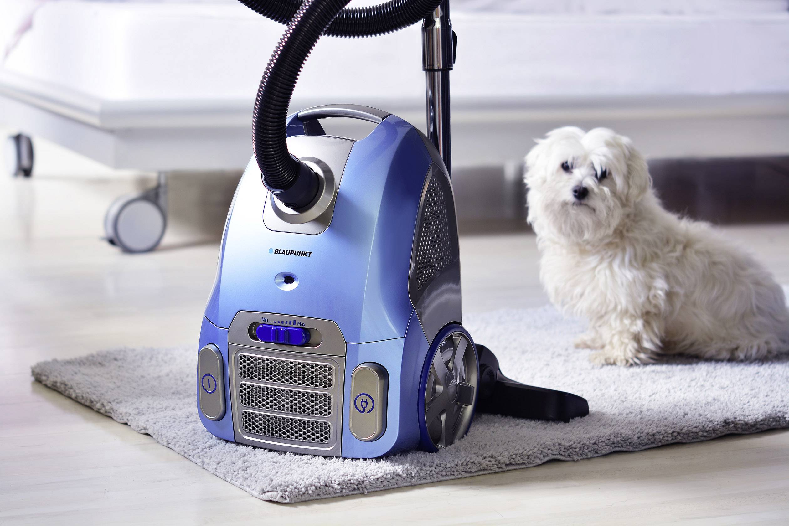 Blaupunkt VCB701 Staubsauger mit Beutel 700W mit Staubbeutel, Turbodüse