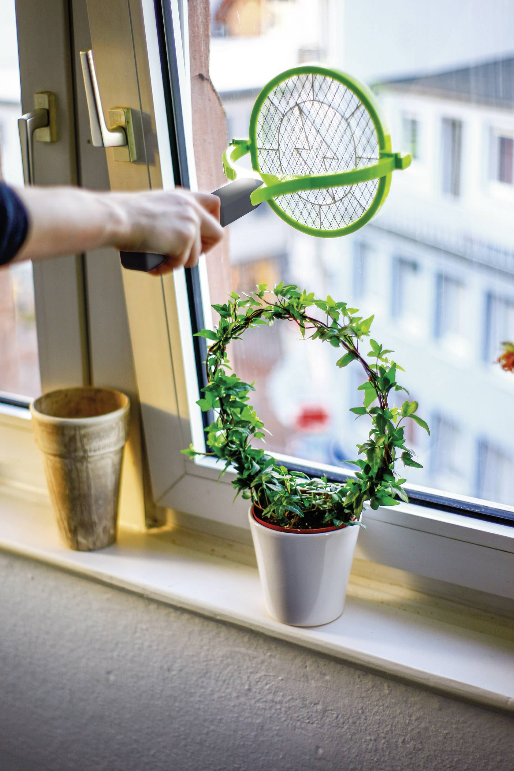 Gardigo Fly Swatter 90° Bzzz 25164 Fliegenklatsche Stromgitter (L x B x H) 445 x 228 x 28mm Schwarz, Grün 1St.