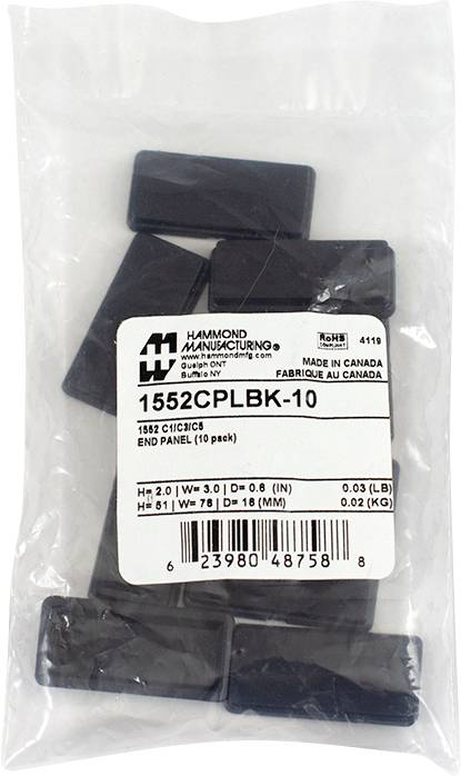 Eine transparente Tüte mit zehn schwarzen Abdeckkappen der Marke Hammond, Produktnummer 1552CPLBK-10, hergestellt in Kanada.