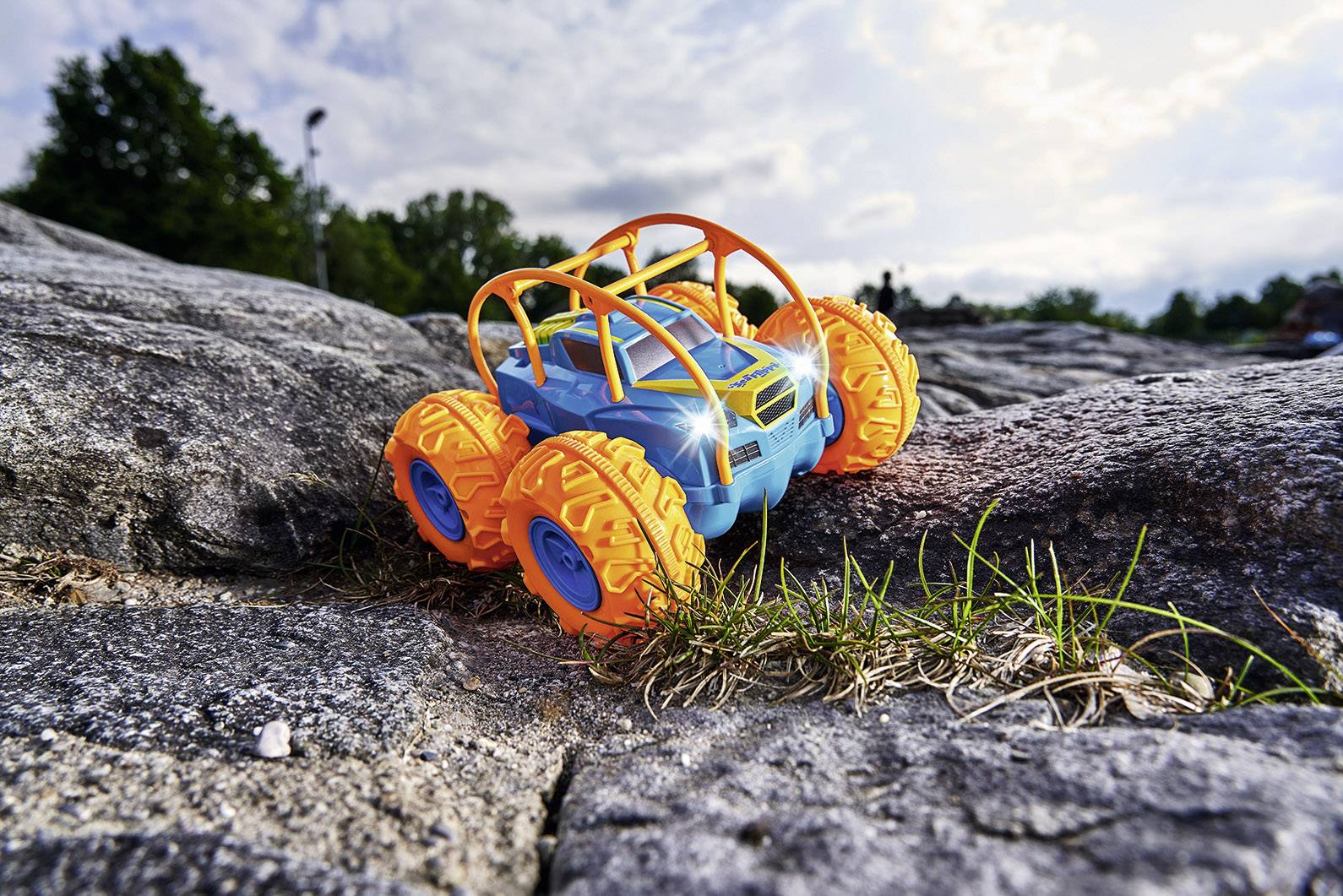 Carson Modellsport Sea Flippy Blau, Orange RC Modellauto Elektro Allradantrieb (4WD) RtR 2,4 GHz inkl. Akku, Ladegerät und Senderbatterien