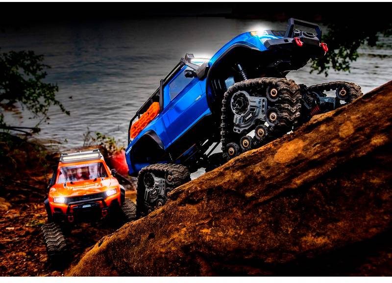 Traxxas TRX-4 All-Terrain inkl. Reifensatz Brushed 1:10 RC Modellauto Elektro Crawler Allradantrieb (4WD) RtR 2,4GHz