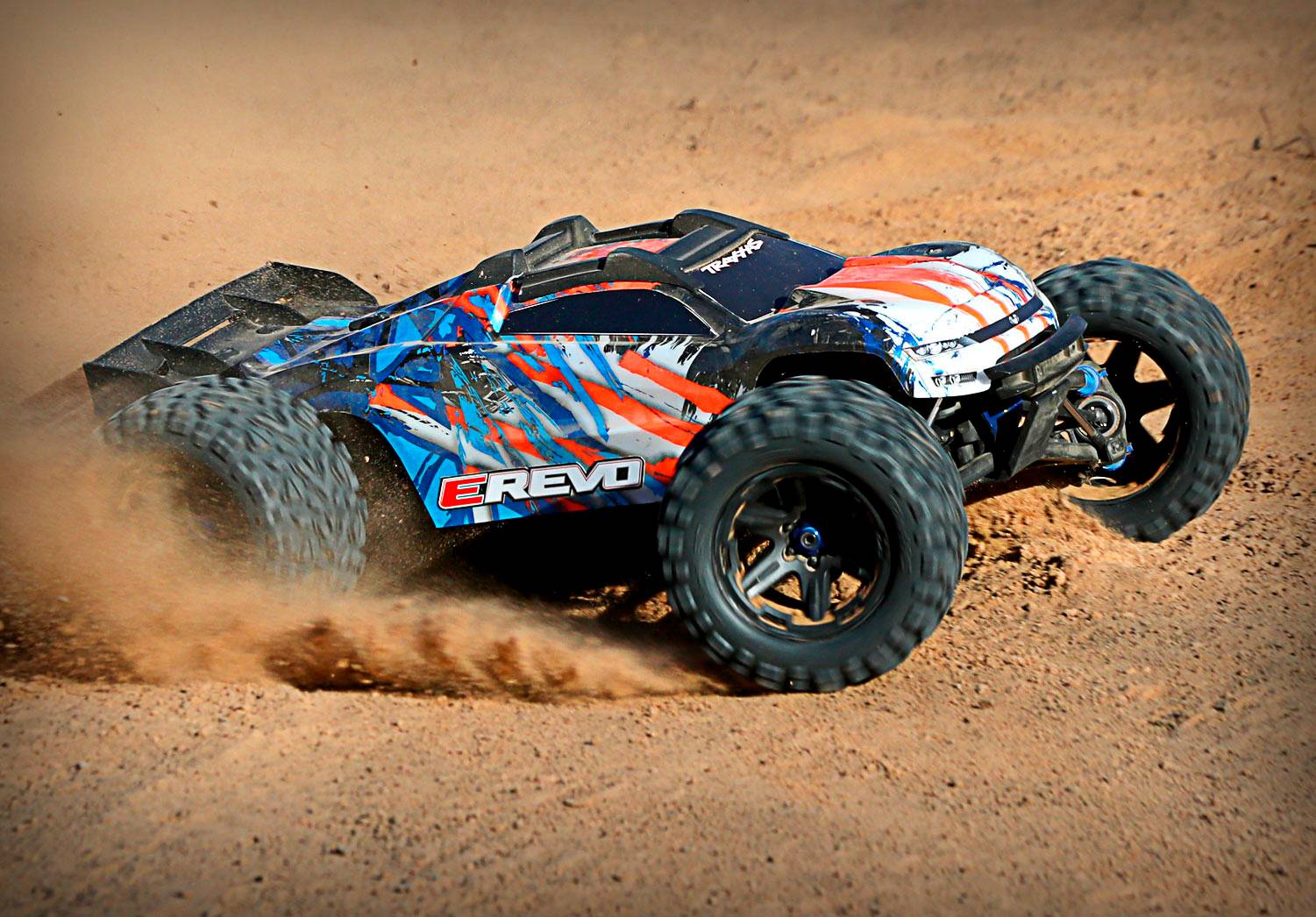 Traxxas E-Revo BL 2.0 4x4 VXL Orange Brushless 1:10 RC Modellauto Elektro Monstertruck Allradantrieb (4WD) RtR 2,4GHz