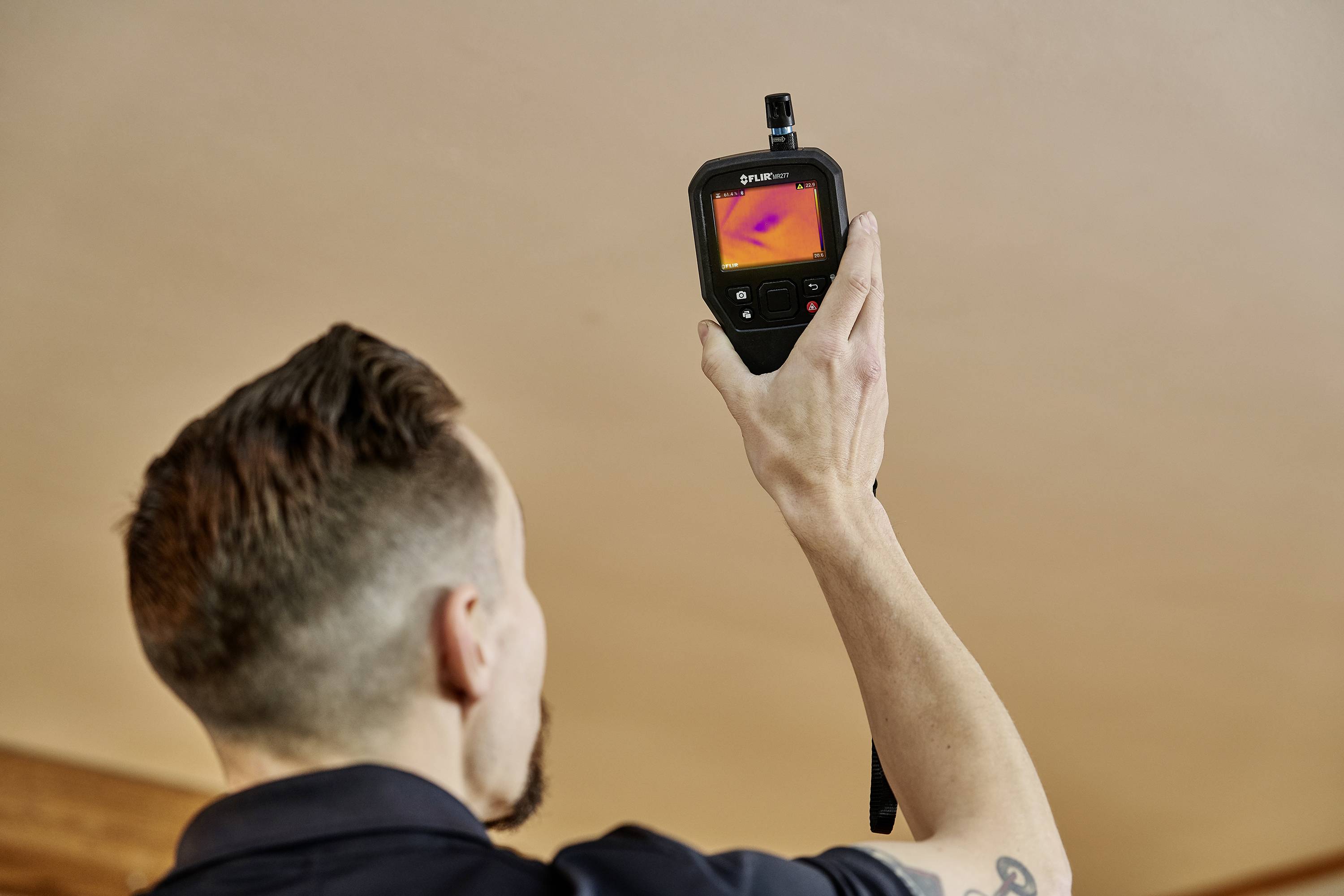 FLIR MR277 Materialfeuchtemessgerät integrierte Wärmebildkamera, Temperaturmessung, Berührungslose IR-Messung
