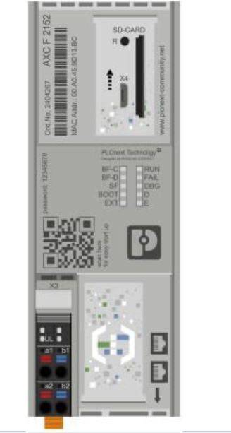 Industrie-Steuerungsmodul mit SD-Kartensteckplatz, QR-Code, diversen Anschlüssen, LED-Anzeigen und einer Infosektion.