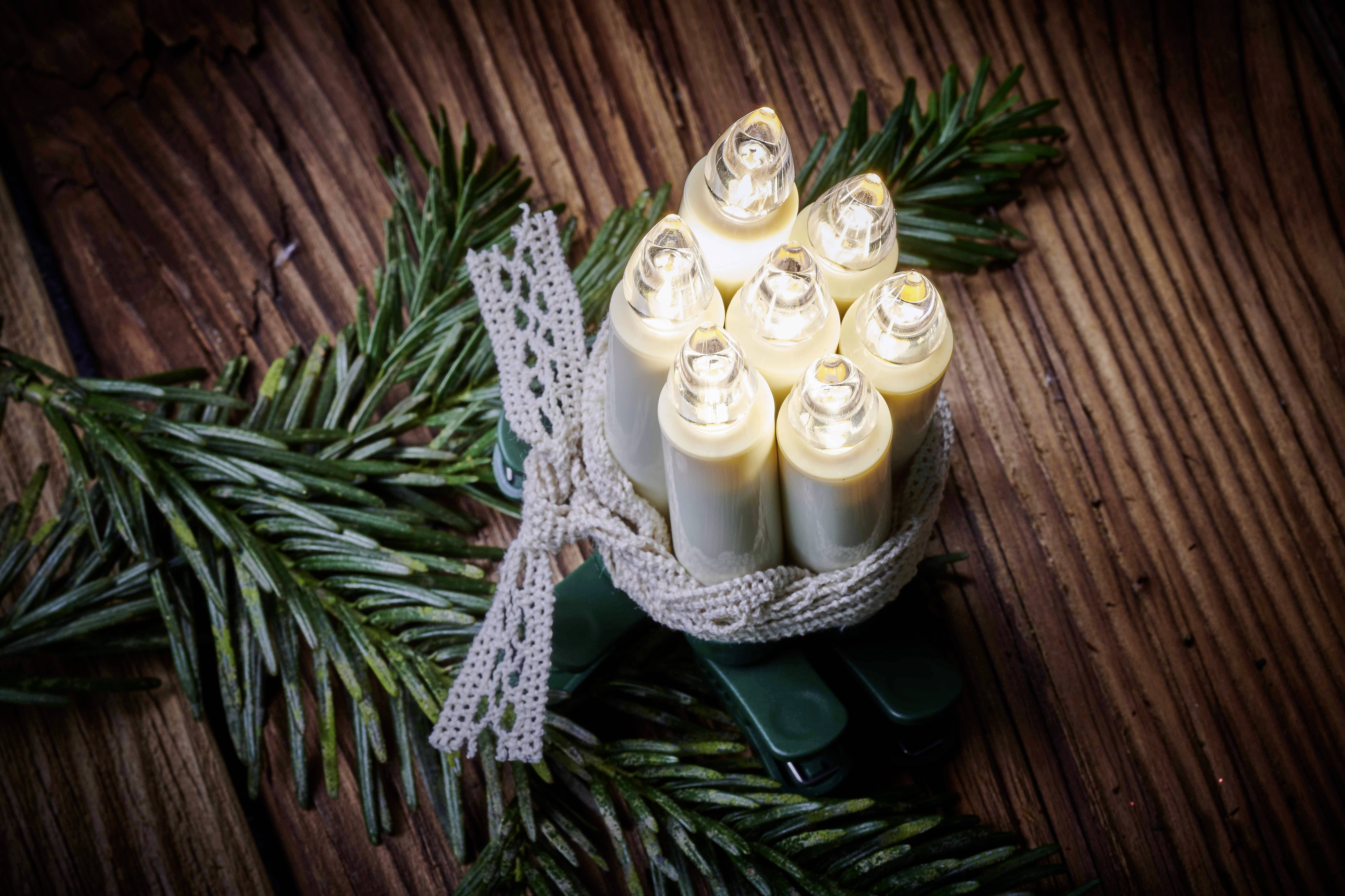 Krinner 77122 Funk-Weihnachtsbaum-Beleuchtung Innen/Außen batteriebetrieben Anzahl Leuchtmittel 12 LED Warmweiß dimmbar, Leuchtmodus einstellbar,