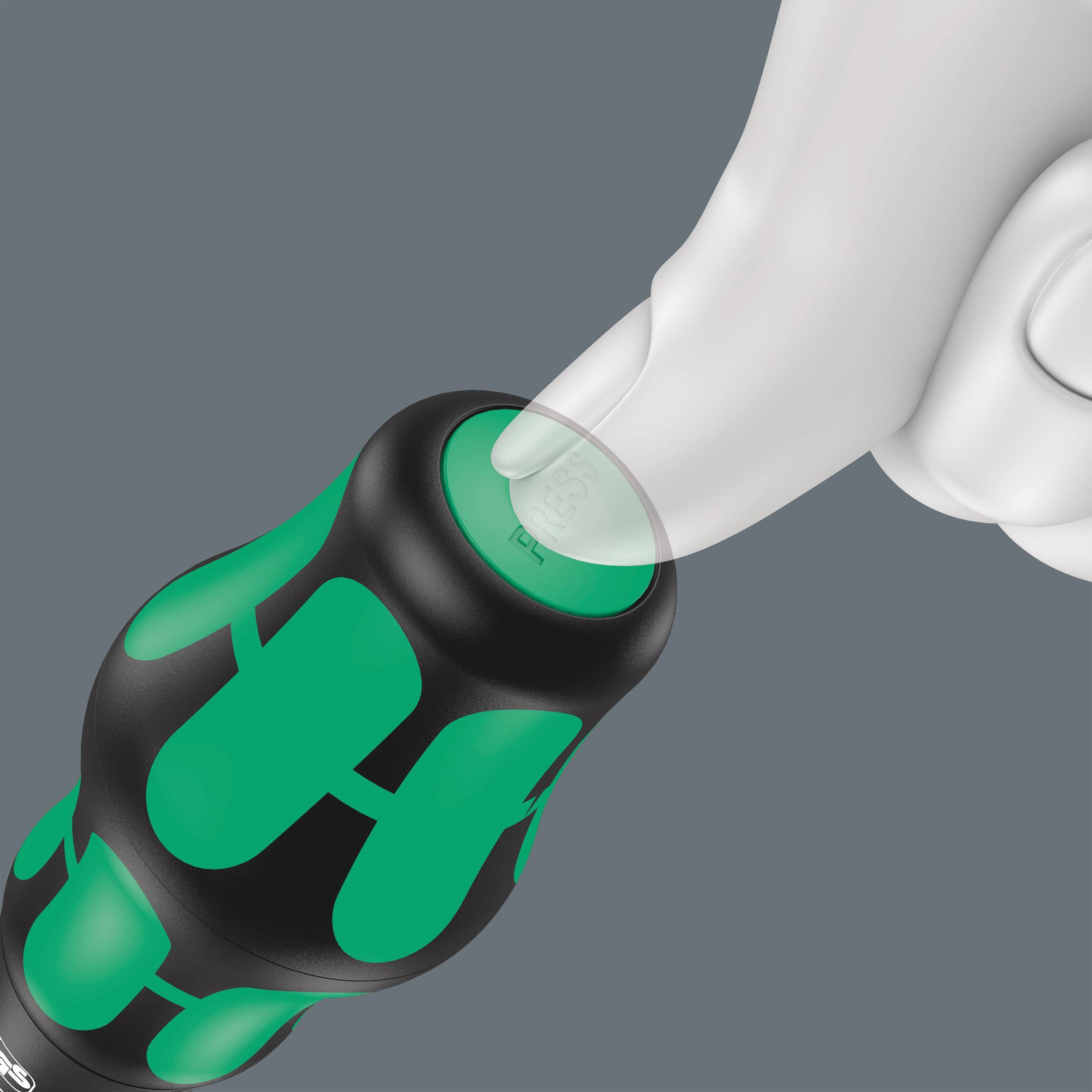 Eine Hand hält einen Schraubendreher mit ergonomischem Griff, was eine bequeme und präzise Handhabung ermöglicht.