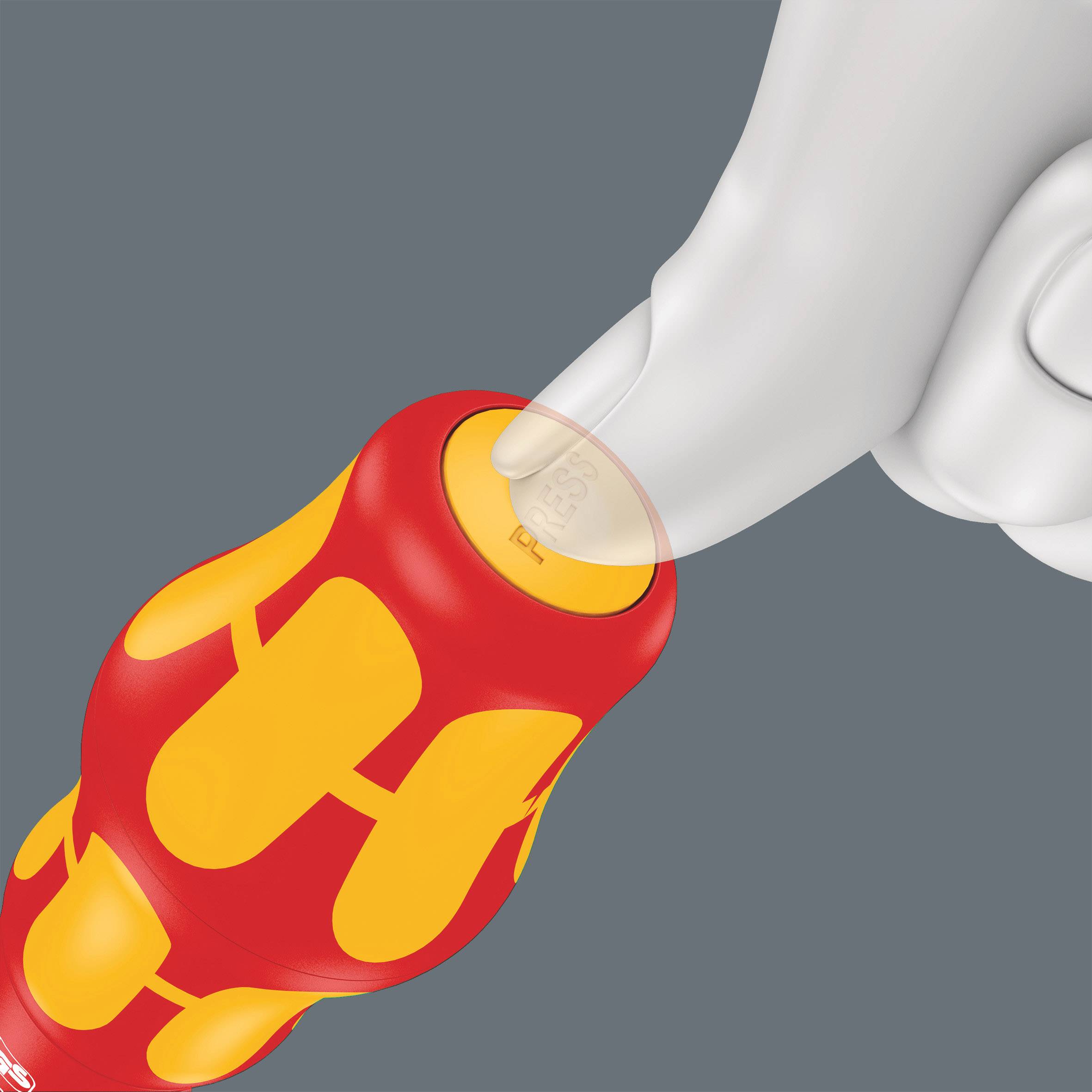 Eine Hand drückt auf die Spitze eines roten Schraubendrehers mit gelben Akzenten. Der Schraubendreher hat einen ergonomischen Griff.