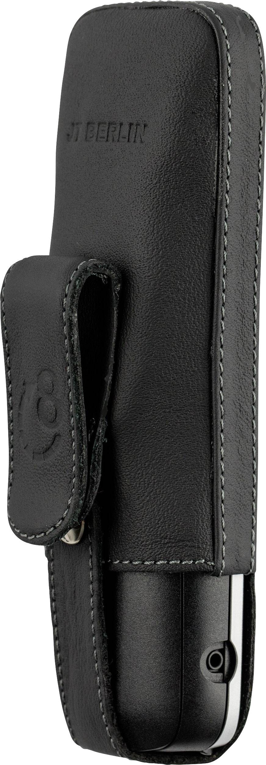 Schwarze Lederschutzhülle mit Clip, passend für ein kleines Gerät. Logo 'Berlin' auf der Hülle eingeprägt.