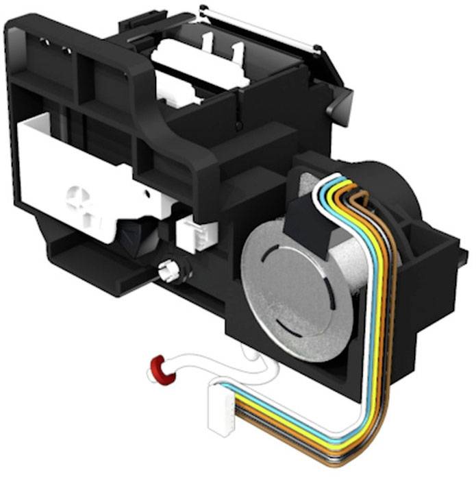 Schwarzes mechanisches Bauteil, möglicherweise ein Druckerkopf, mit mehreren farbigen Kabeln und elektronischen Anschlüssen.