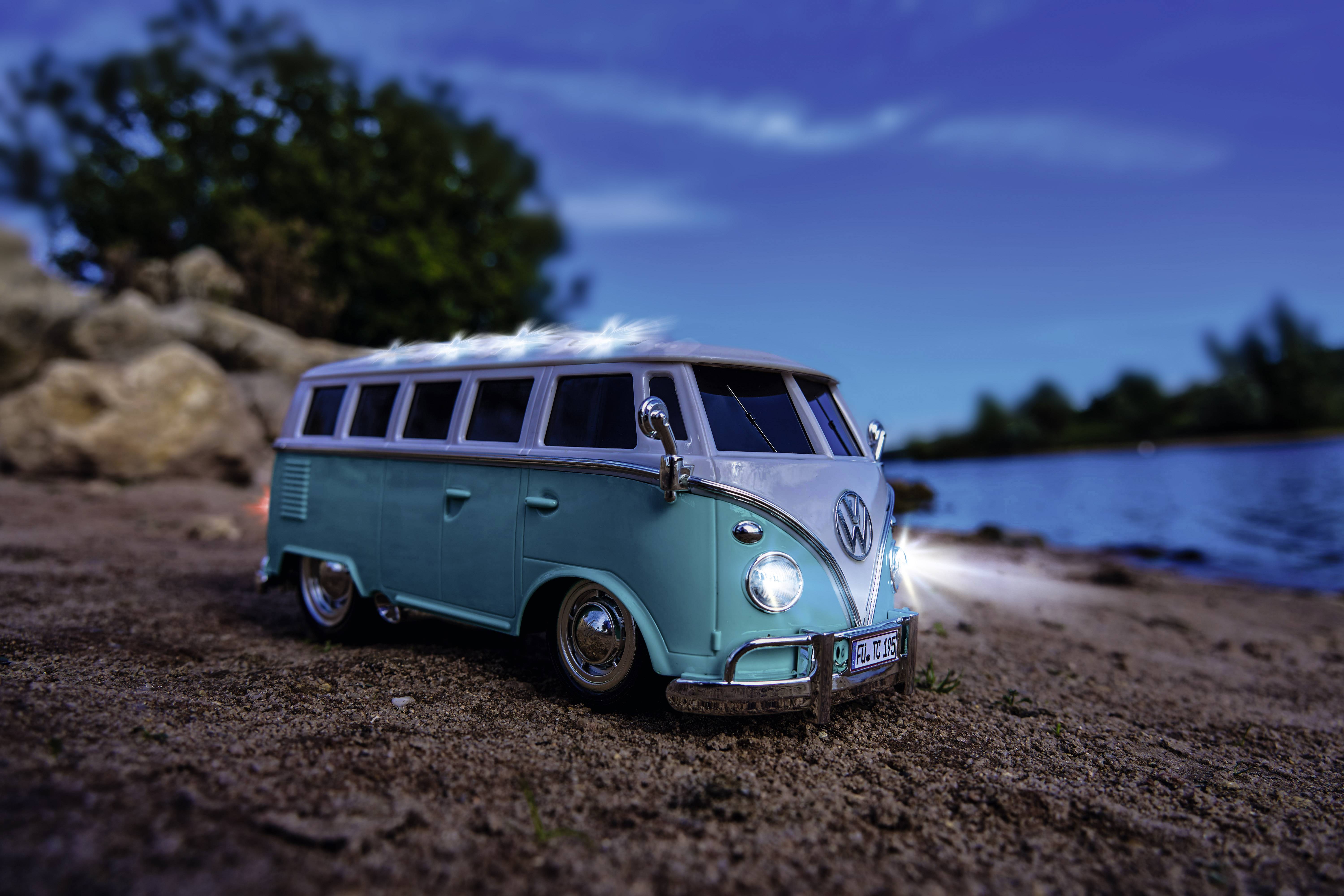 Carson Modellsport T1 Samba Bus Türkis Brushed 1:14 RC Modellauto Straßenmodell RtR 2,4GHz