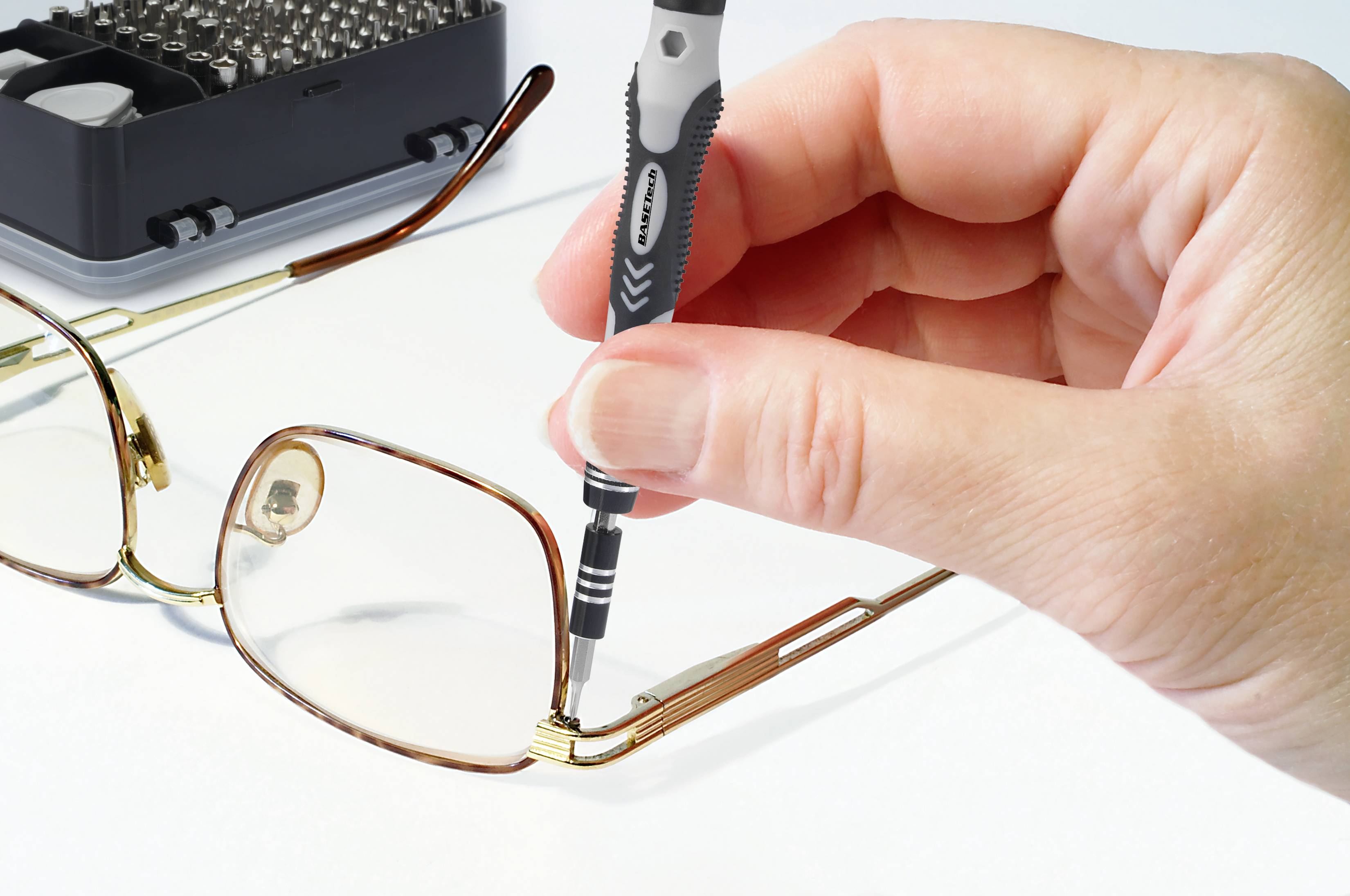 Basetech BT-2247898 Bit-Set 116teilig inkl. Bithalter-Schraubendreher