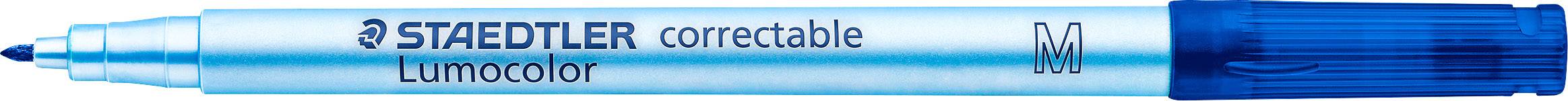 Blauer Stift mit der Aufschrift 'STAEDTLER correctable Lumocolor M'.