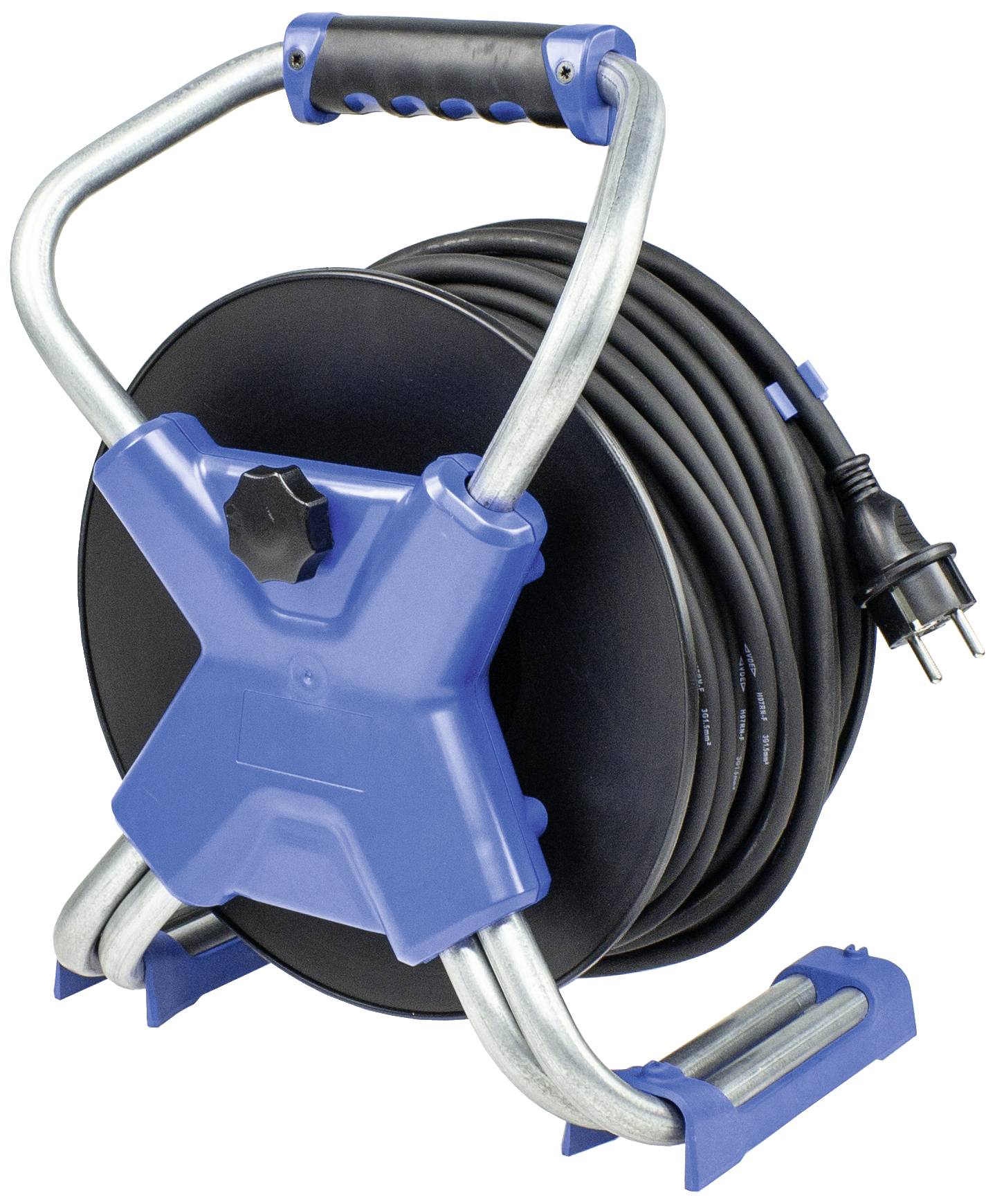 Eine schwarze Kabeltrommel mit blauem Gehäuse und Metallgriff. Das Kabel ist aufgerollt und hat einen Stecker am Ende.