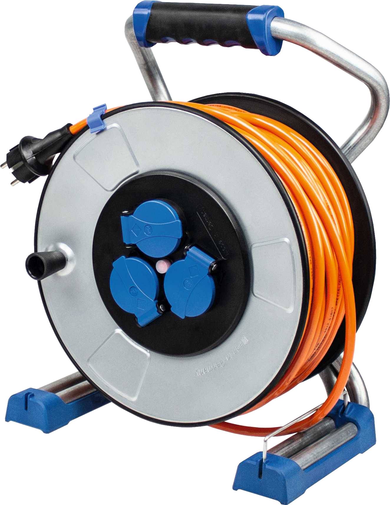 Eine Kabeltrommel mit orangem Verlängerungskabel und drei blauen Steckdosen auf einem silbernen Metallträger.