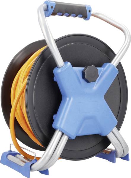 Eine blaue Schlauchtrommel mit orangem Schlauch und silbernem Griff, stehend auf einem Bodenständer.