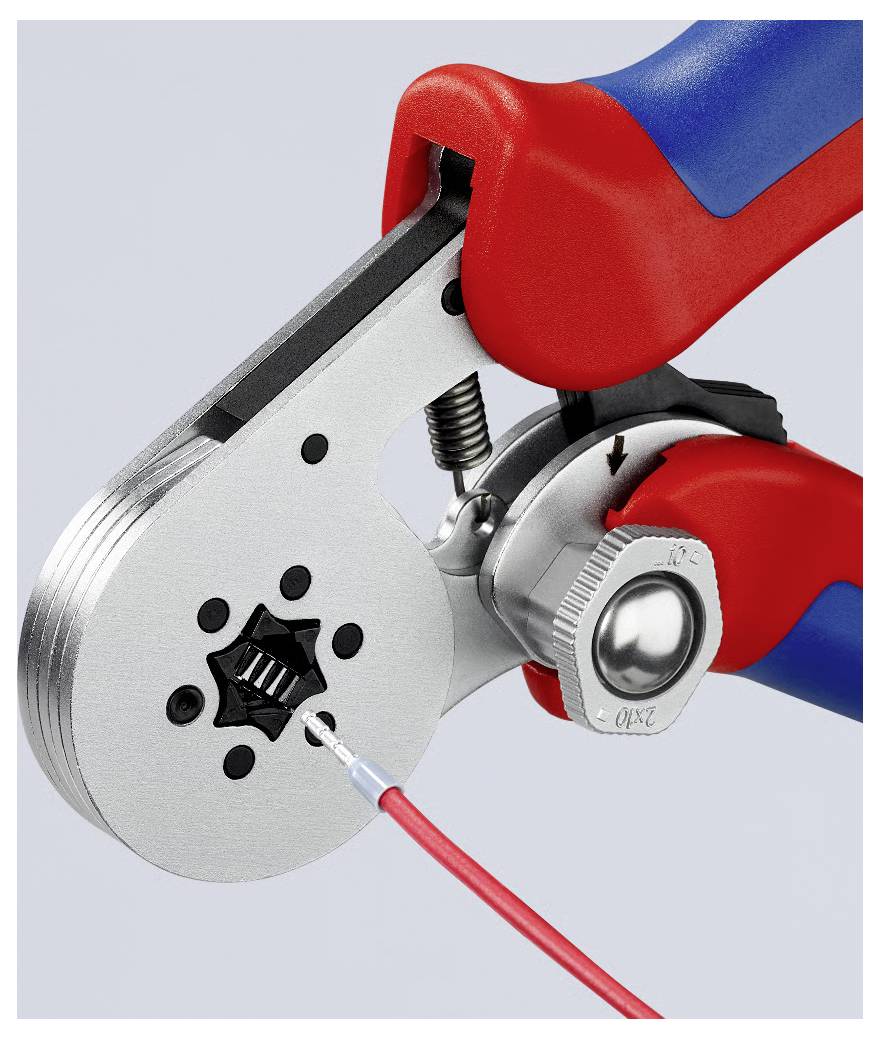 Ein Siemens SINAMICS G220 Frequenzumrichter in einem Metallgehäuse mit einem Bedienknopf und einem kleinen digitalen Display oben.